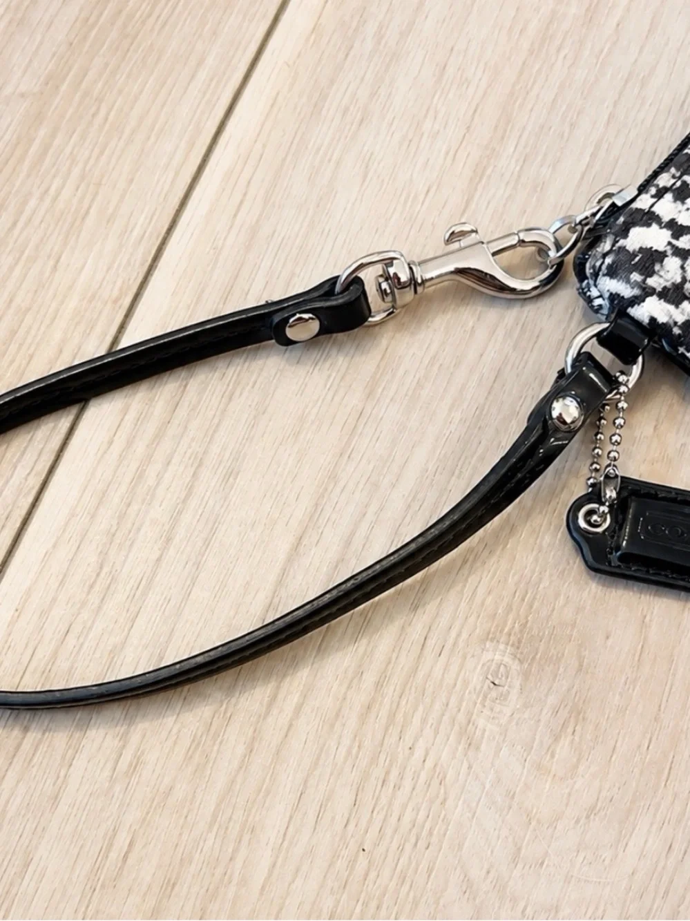 Coach Donegal Black White Wristlet Wallet
